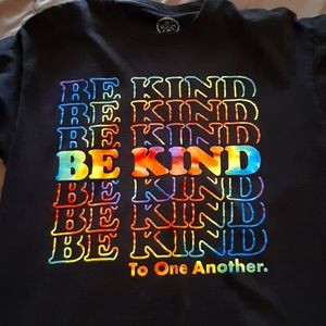 Mens be kind shirt large